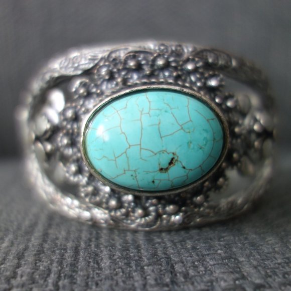 Metal Bracelet with Stone and Magnet Clasp - Picture 3 of 15